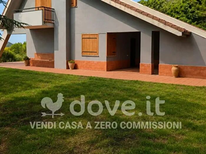 Casa quadrilocale in vendita in Via Monte Difeso, Nicolosi