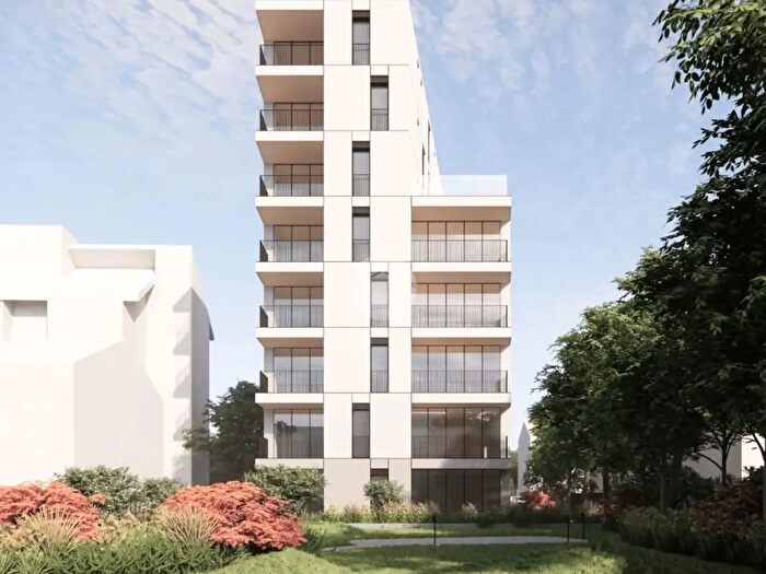 Appartamento quadrilocale in vendita in Via Piave, Rho