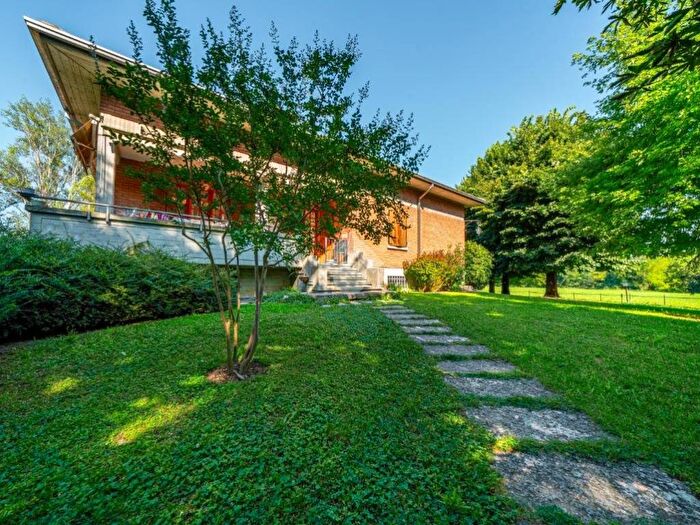 Casa con 6 locali in vendita in Via R Ghidoni, Quattro Castella