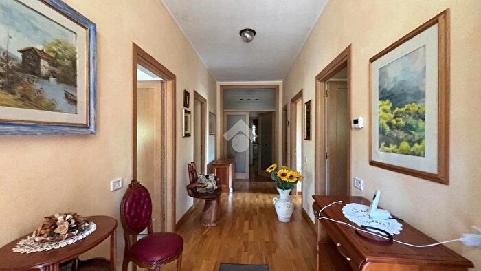 Casa con 8 locali in vendita in Via Pietro Nenni, Arpino