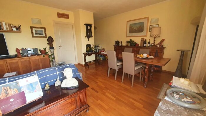 Appartamento trilocale in vendita in Camaiore