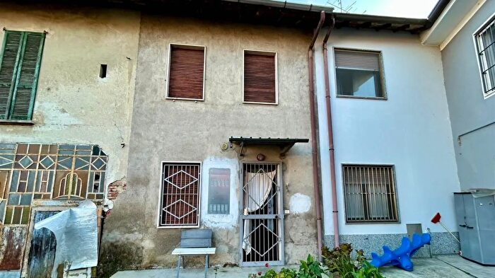 Appartamento trilocale in vendita in Via C Minoretti Cogliate, Cogliate