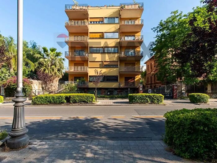 Appartamento quadrilocale in vendita in Viale Regina Margherita, Catania