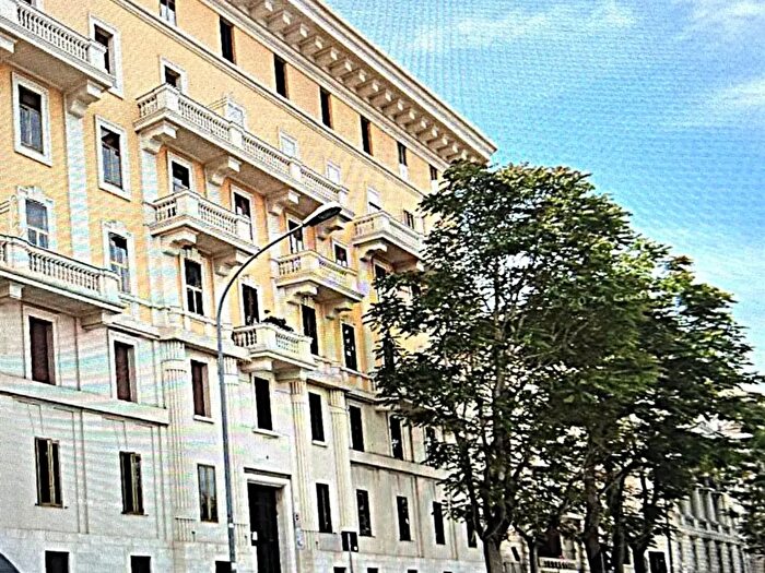 Appartamento con 5 locali in affitto in Corso Vittorio Veneto, Bari