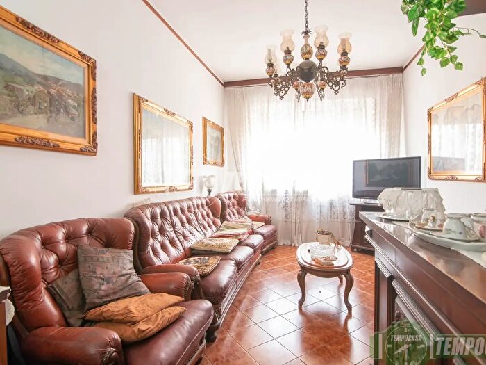 Appartamento trilocale in vendita in Via Oslavia, Sesto San Giovanni