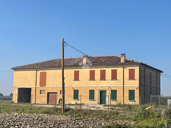 Casa con 7 locali in vendita in Via Fiume Vecchio, Lugo