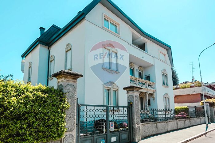 Appartamento quadrilocale in vendita in Via Vespucci, Legnano