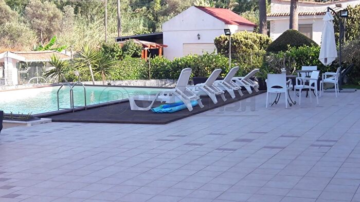 Casa con 20 locali in vendita in Via La Maddalena, Siracusa