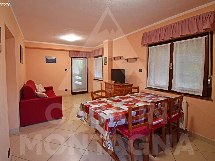 Appartamento trilocale in affitto in Via Guglielmo Marconi, Centro, Predazzo