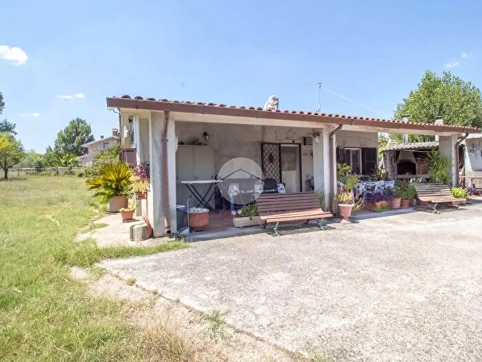 Casa bilocale in vendita in Strada di Villa Felice, Palombara Sabina