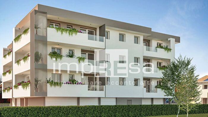 Appartamento quadrilocale in vendita in Via Luca Signorelli, Venezia