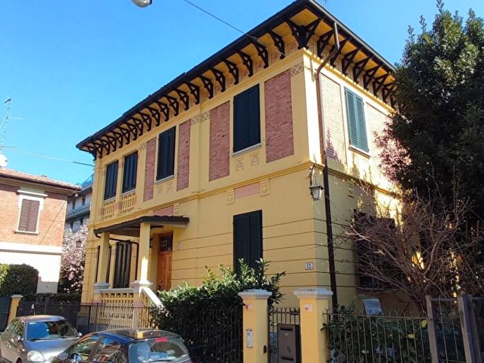 Appartamento con 5 locali in affitto in Via Luigi Breventani, Saragozza fuori Porta, Bologna