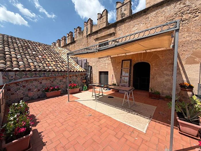 Appartamento con 6 locali in affitto in Via Giuseppe Garibaldi, Kalsa, Palermo
