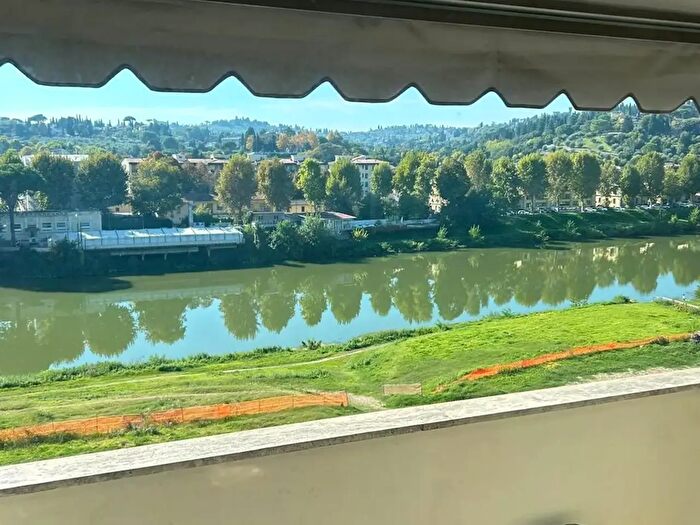 Appartamento con 7 locali in vendita in Firenze