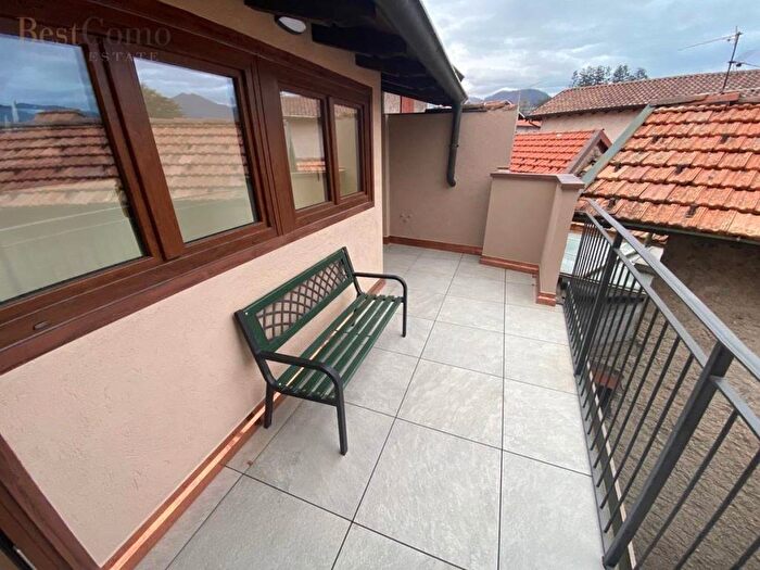 Casa quadrilocale in affitto in Via Maggiore, Centro, Menaggio