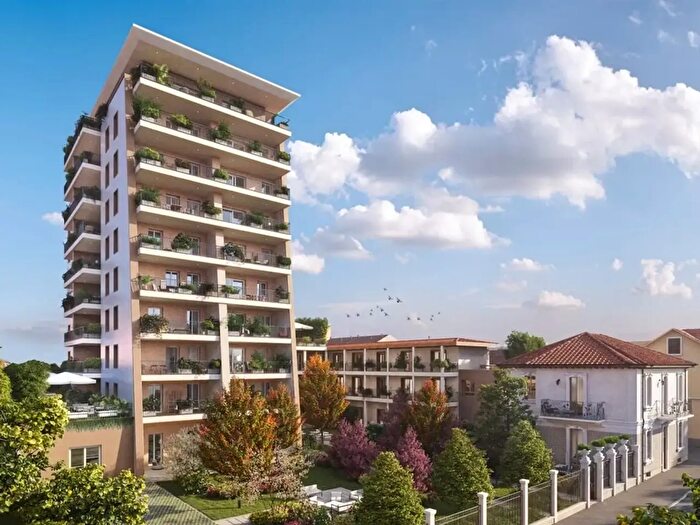 Appartamento trilocale in vendita in Via Erodoto, Milano