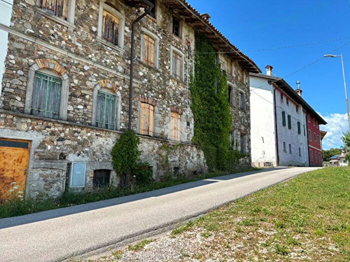 Casa con 5 locali in vendita in Via Montello, Treppo Grande