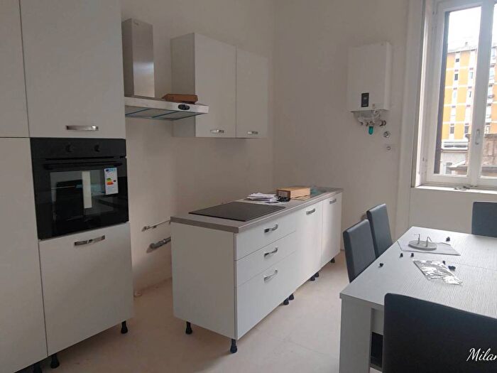 Appartamento quadrilocale in affitto in Via Spartaco, Montenero, Milano