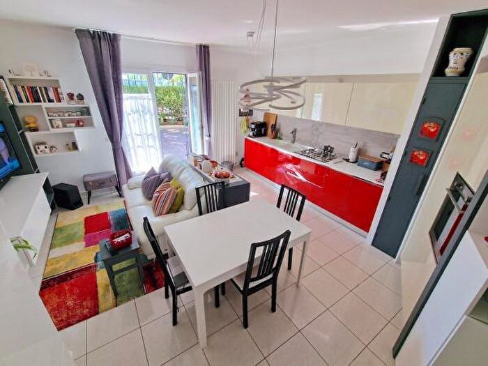 Appartamento trilocale in vendita in Viale Viareggio, Riccione