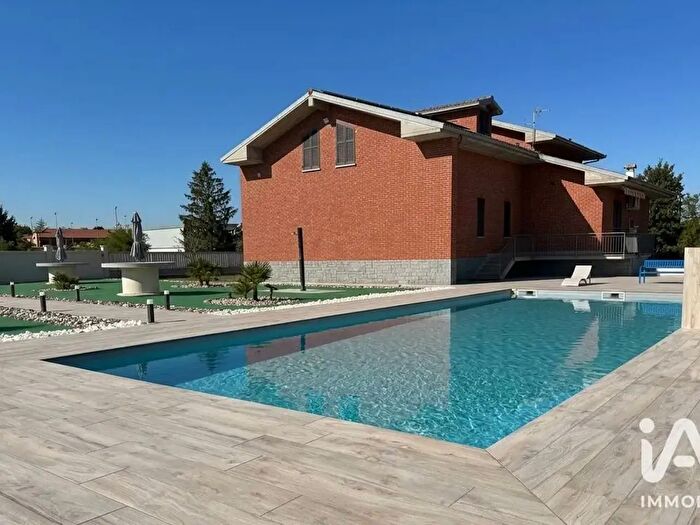 Casa con 14 locali in vendita in Bosco Marengo