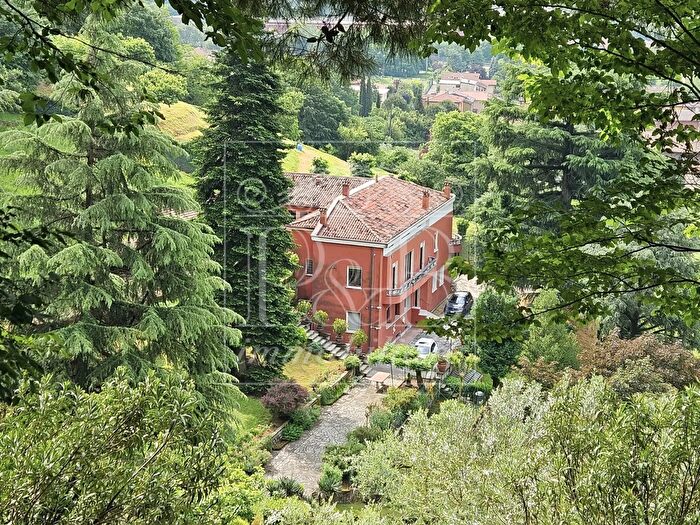 Casa con 10 locali in vendita in Via Montecchio, Nave