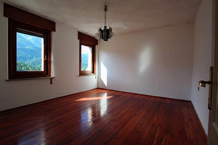 Appartamento con 6 locali in vendita in Via Giouda, Lozzo Di Cadore