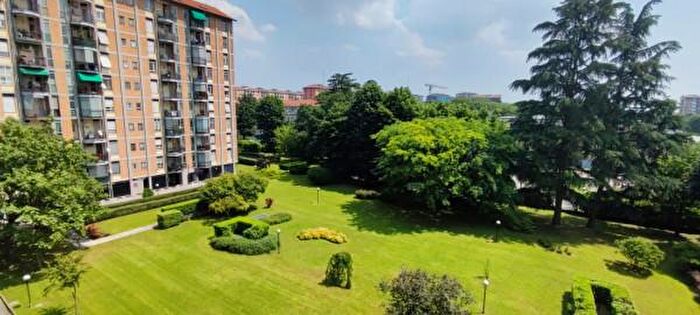 Appartamento trilocale in vendita in Via Emanuele Kant, Milano