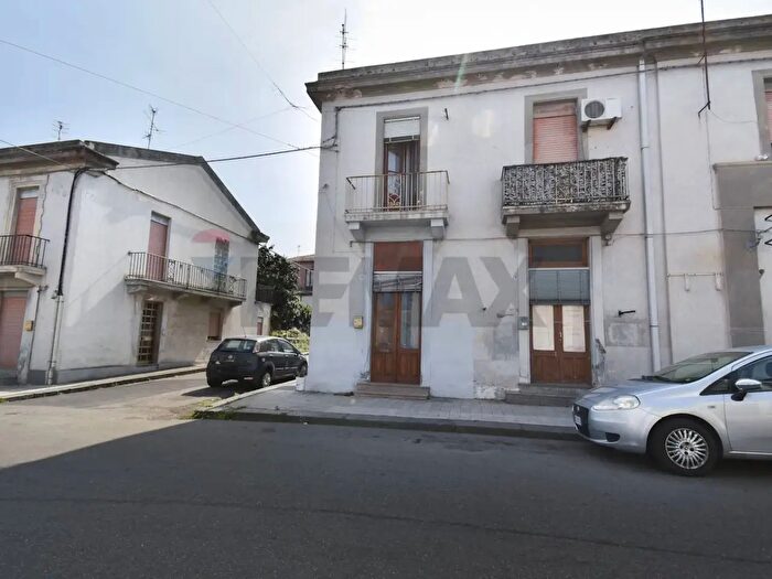 Casa trilocale in vendita in Via dei Giurati, Mascali