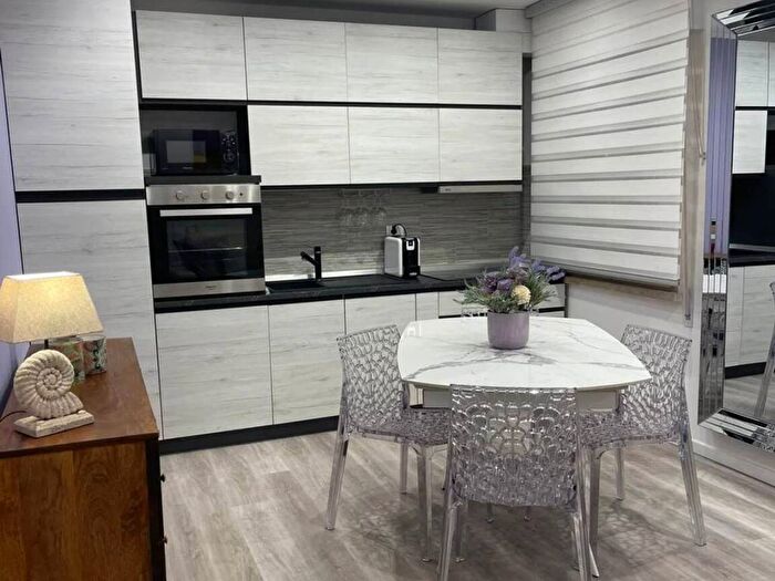 Appartamento trilocale in affitto in Via Del Gallino, Capezzano Pianore, Camaiore