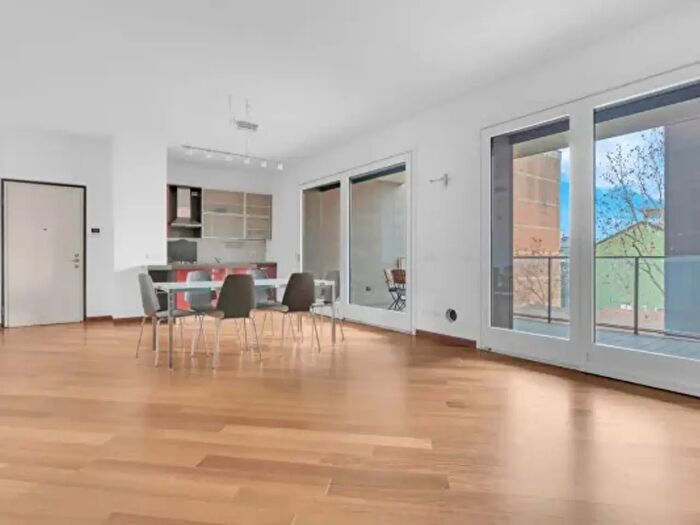 Appartamento trilocale in vendita in Via California, Milano