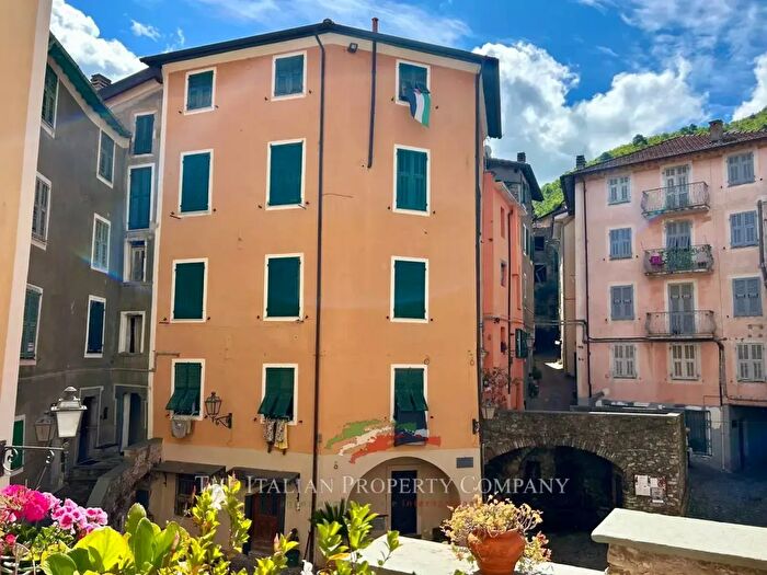 Appartamento con 5 locali in vendita in Piazza XX Settembre, Castel Vittorio