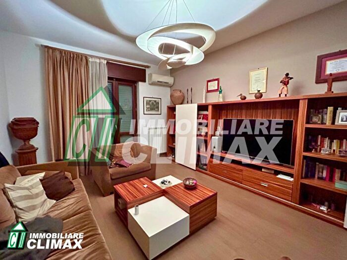 Appartamento con 5 locali in affitto in Corso Trieste, Caserta