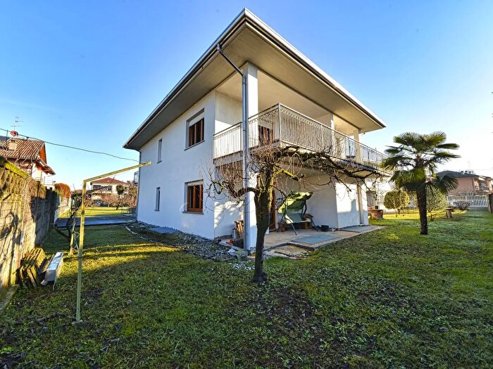 Casa quadrilocale in vendita in Via Tagliamento, Cislago