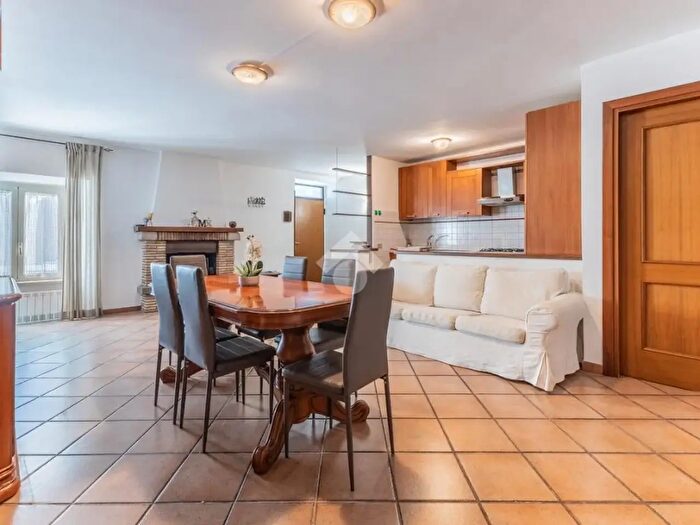 Appartamento quadrilocale in vendita in Via dello Statuto, Bracciano