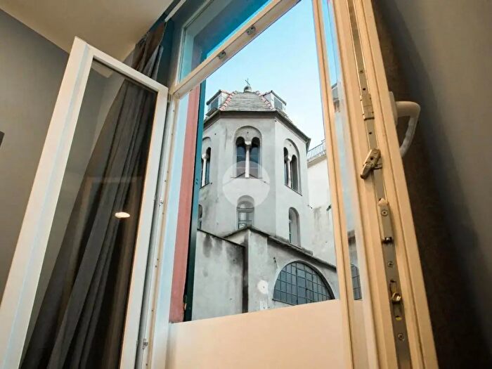 Appartamento con 6 locali in vendita in Piazzetta Barisone, Genova