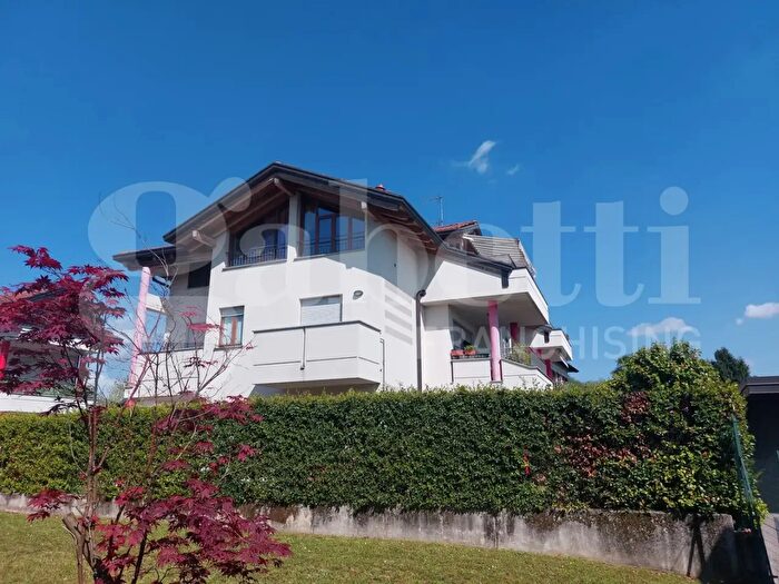 Appartamento trilocale in vendita in Via Pisacane a, Mornago