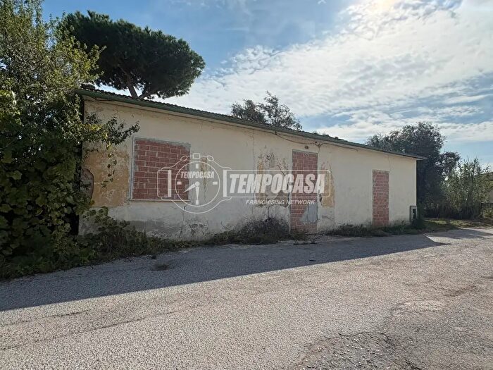 Casa quadrilocale in vendita in Via Aurelia Sud, Viareggio