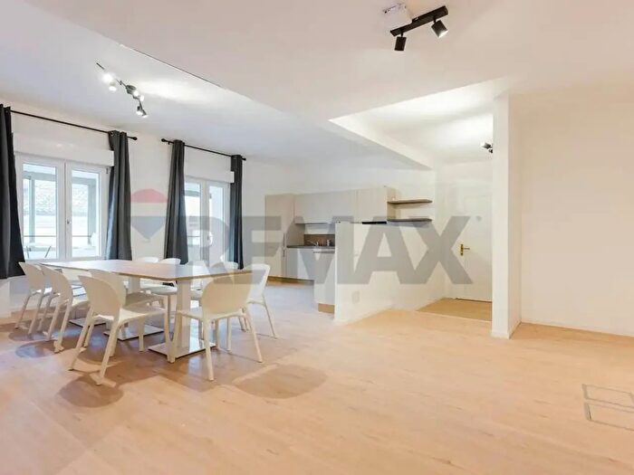 Appartamento con 8 locali in vendita in Padova