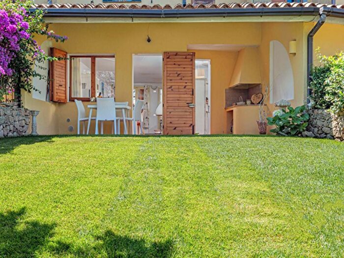 Casa quadrilocale in affitto in Via La Crucitta, Baja Sardinia, Arzachena