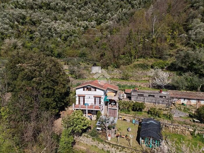 Casa con 7 locali in vendita in Localita Progallo, Montalto Carpasio