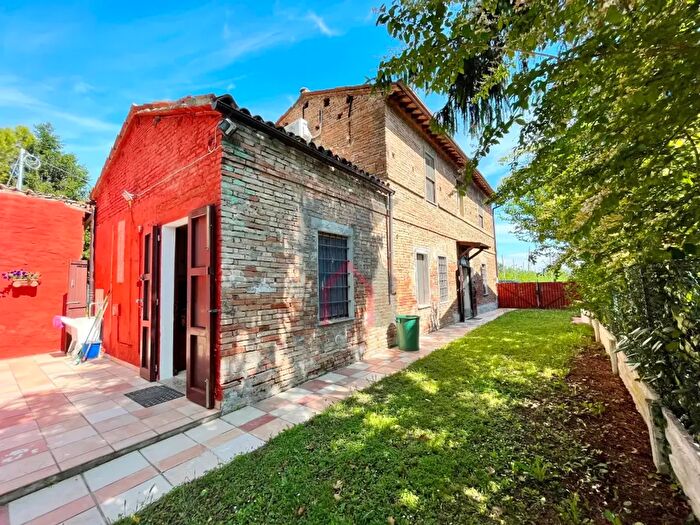 Casa con 5 locali in vendita in Forli