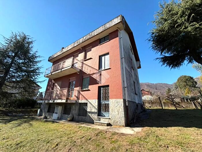Casa con 11 locali in vendita in Via Maritani, Cumiana
