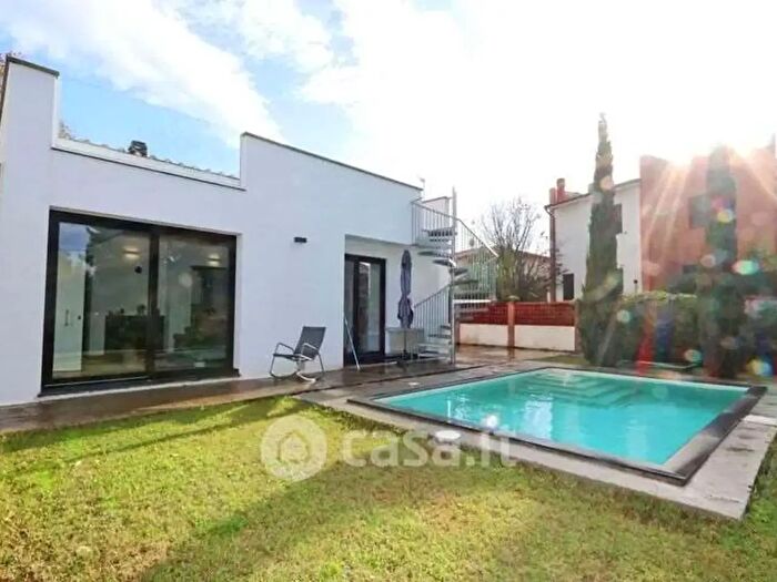 Casa quadrilocale in vendita in Via di Montenero, Livorno