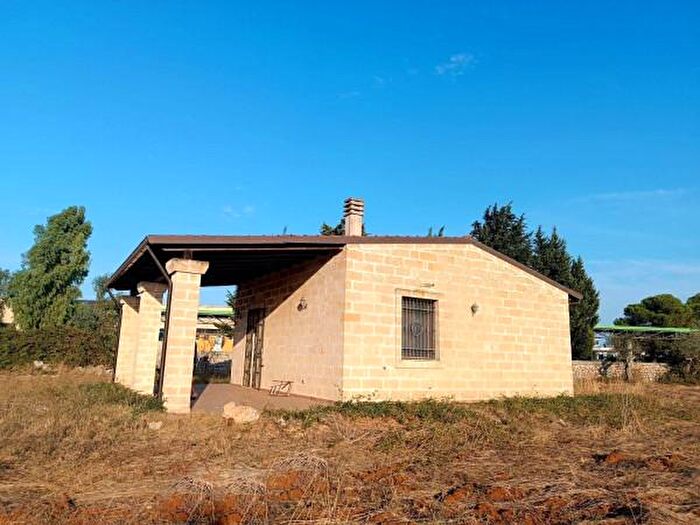 Casa trilocale in vendita in Strada Comunale Pume, Spongano