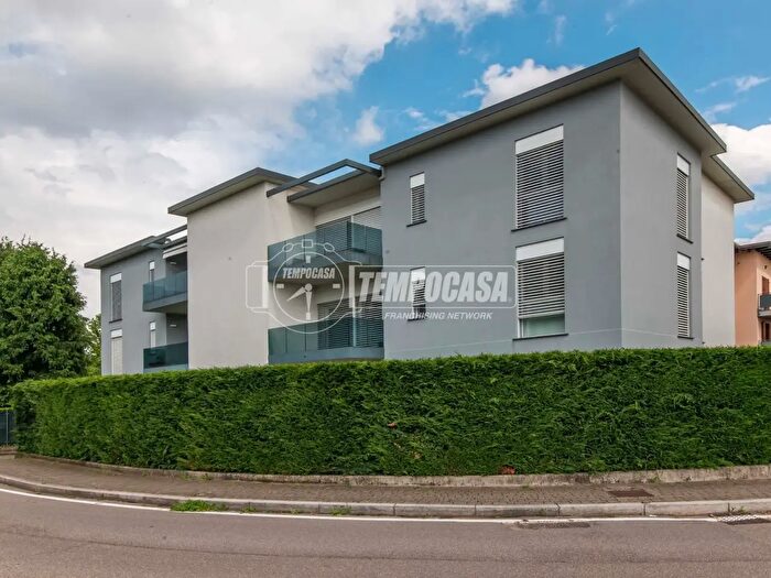 Appartamento trilocale in vendita in Mozzate