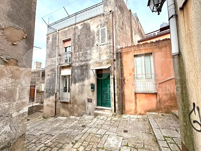 Casa con 8 locali in vendita in Via Castello, Chiaramonte Gulfi