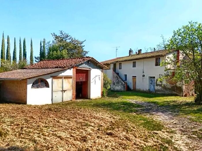 Casa con 20 locali in vendita in Palaia