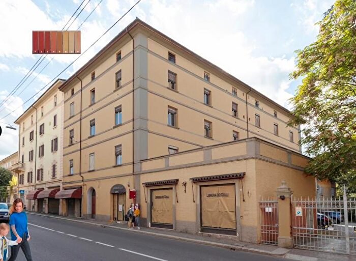 Appartamento bilocale in vendita in Via Castiglione, Bologna
