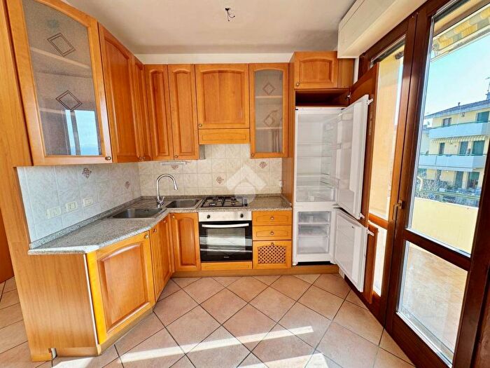 Appartamento trilocale in affitto in Via PUCCINI, Osteria Nuova, Montelabbate