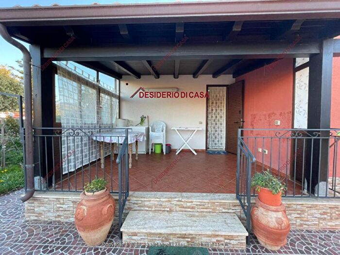 Casa trilocale in affitto in Via Antonio Marziani Piana Calzata Pa Italia, Campofelice Di Roccella